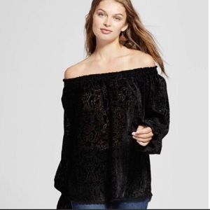 Knox Rose Black Velvet Floral Blouse